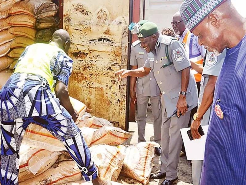 Customs Area Controller Reopens Kamba Border For International Trade Nigeria to distribute 150 trucks of rice