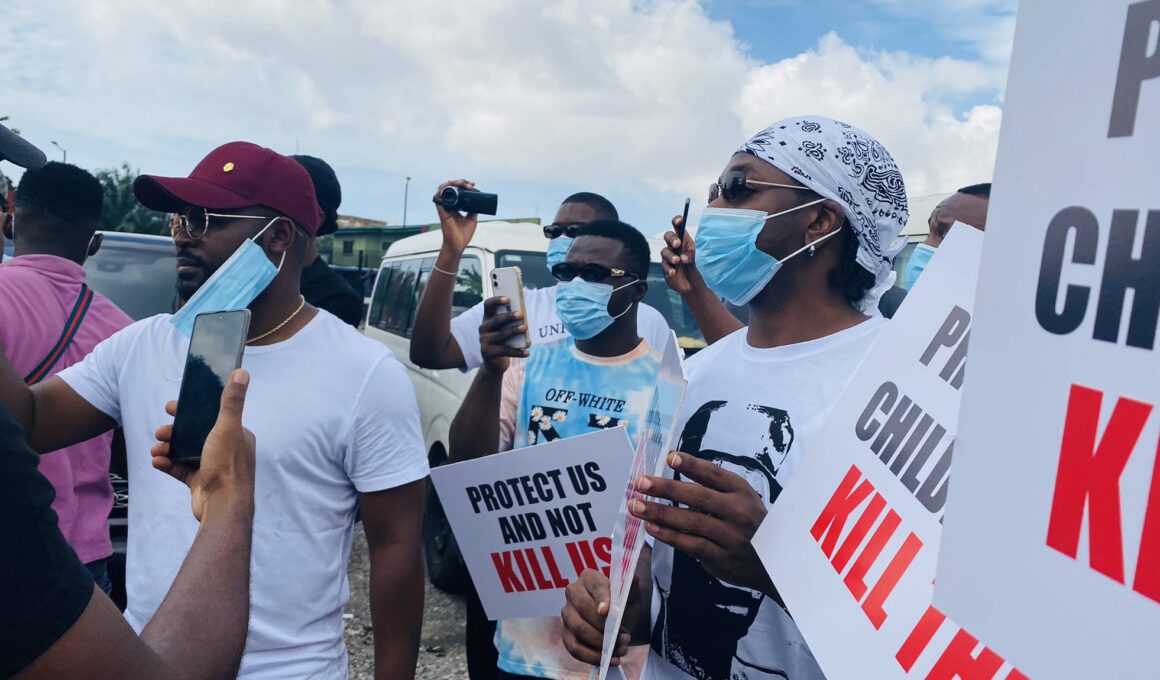 Nigerian Entertainers lend voices to the #EndSARS campaign 5 Human Rights Activist sues prominent Nigerians over promotion of #EndSARS #EndSARS: Nigerian Army Confirms Report Afrique's Tweet that Lagos State Government Ordered soldiers to Lekki Toll Gate Nigerian Entertainers lend voices to the #EndSARS campaign
