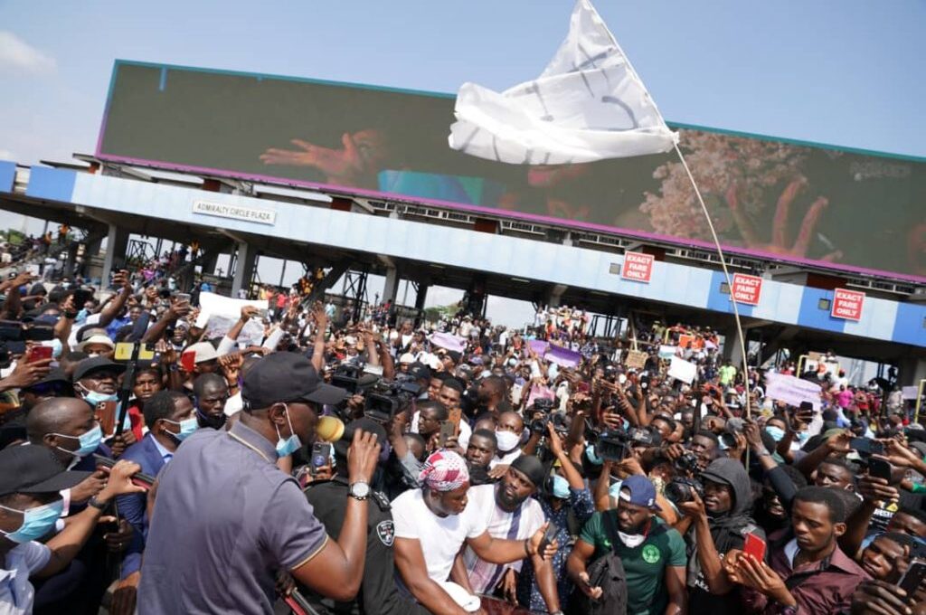 #EndSARS: AGF Declines speaking on freezing accounts of protesters 5 Video: How Unarmed Protesters Were Killed by Soldiers in Nigeria - CNN Report #EndSARS: AGF Declines speaking on freezing accounts of protesters forensic evidence shows videos of endsars protesters killed at lekki are real by dfrlab