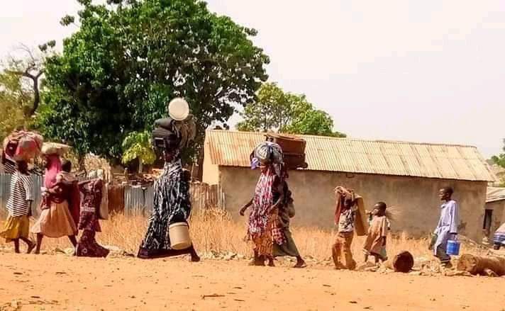 A group of women fleeing to Kagara headquarters of Rafi LGA Niger State REPORT AFRIQUE International Zulum calls for re-strategizing security infrastructure