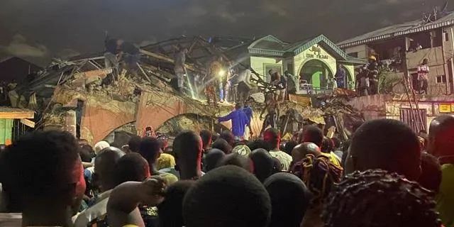 REPORT AFRIQUE International Scores Feared Trapped as Three-Storey Building Collapses in Ebute Metta, Lagos [video]