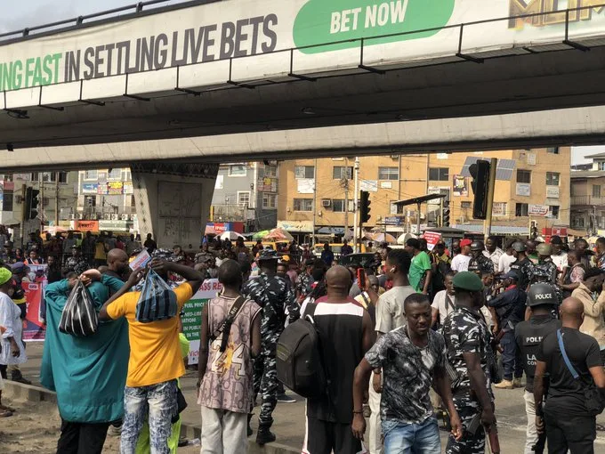 VIDEO: #EndHungerProtest Begins in Lagos, Osun