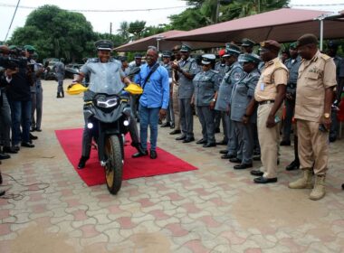 Nigeria Customs Service commends Officers for Outstanding Performance