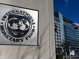 IMF Approves $820 Million Economic Aid for Egypt