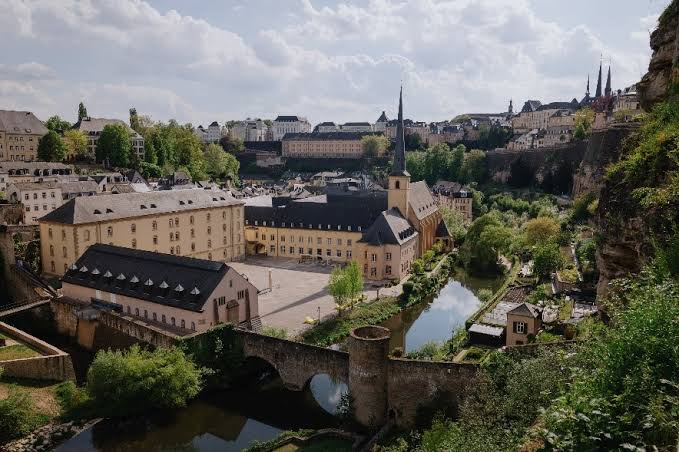 Luxembourg Faces Shortage of Skilled Workers in Key Job Sectors