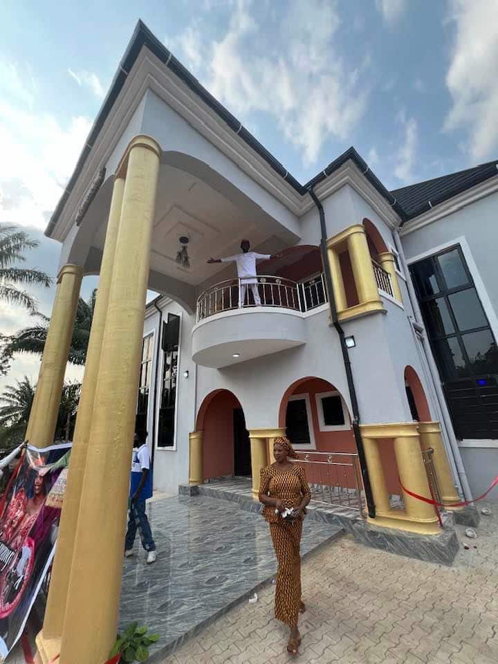 FF656A60 F020 4897 8EC9 3098A945BC87 REPORT AFRIQUE International UK-Based Nigerian Comedian, MC Akonuche Surprises Parents with 9-Bedroom Mansion in Hometown
