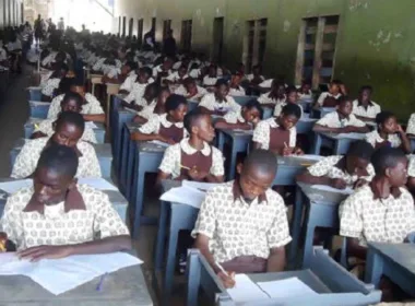 Lagos Govt warns teachers against engaging in extra lessons