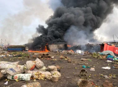 Hoodlums set Lagos market ablaze, causing huge damage