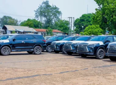 Kwara State Governor Presents 12 SUVs to High Court Judges