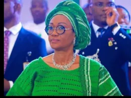 Remi Tinubu donates 2,400 bags of rice to vulnerable Rivers households 