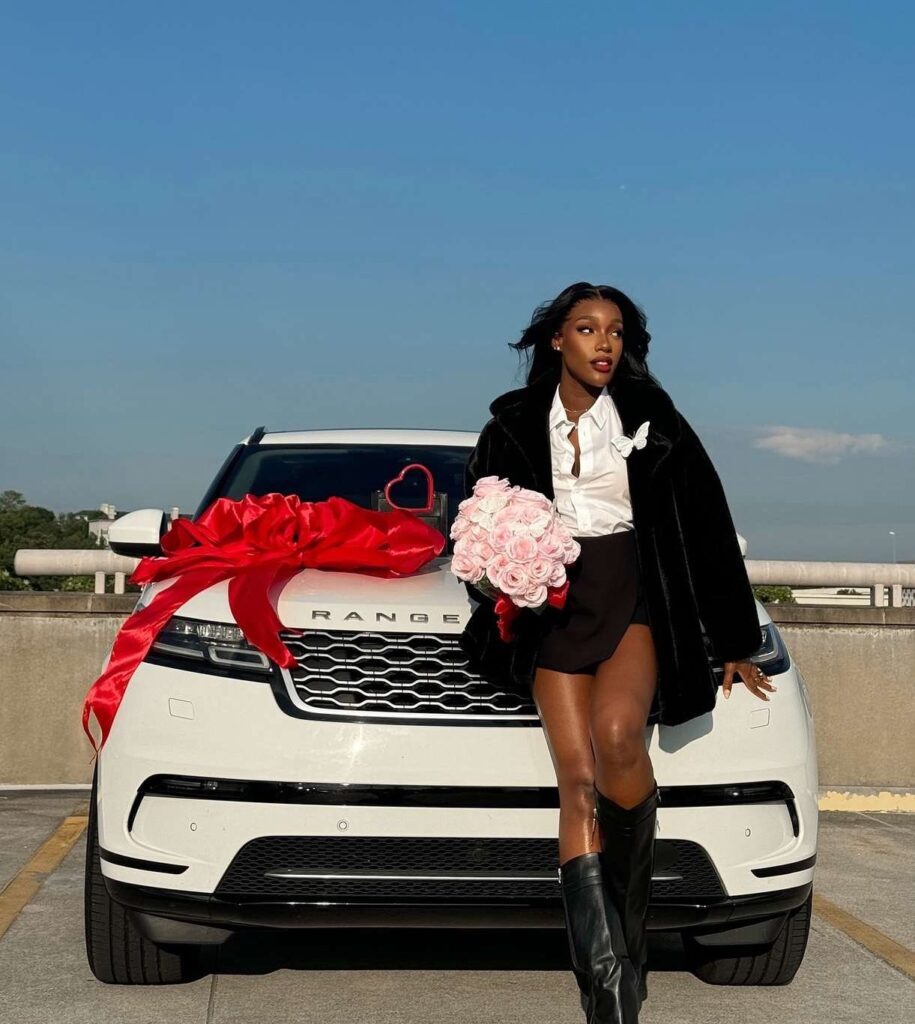 [PHOTOS] Rudeboy surprises wife, Ivy Ifeoma with Range Rover SUV as push gift Rudeboy