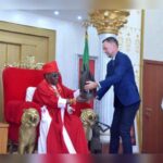 Oba of Benin Receives Two Looted Artefacts from US Custodian