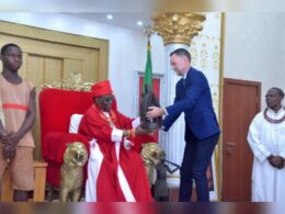 Oba of Benin Receives Two Looted Artefacts from US Custodian