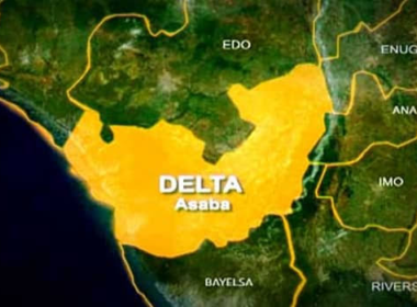 Lady commits suicide in Delta, Jumps from flyover