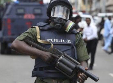 "I swear, I will kill" - Kano Policeman threatens protesters