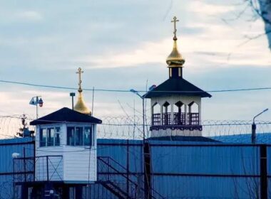 Inmates Butcher Guards in Russian Prison: Snipers End Bloodbath