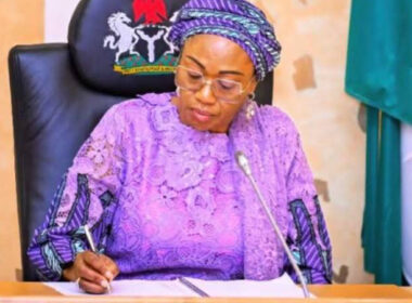 Remi Tinubu Disburses N50m to 1,000 traders