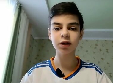 Russia: Teen Jailed 15yrs Over Support for Anti-Putin Group
