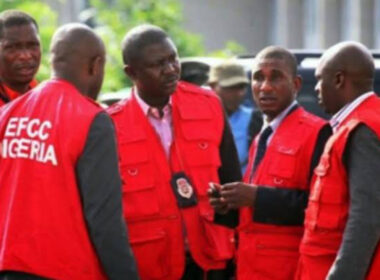 EFCC Detains 10 Officers in Lagos for Alleged Theft