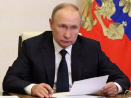 Putin Signs Decree to Expand Russian Military to 2.38 Million Personnel