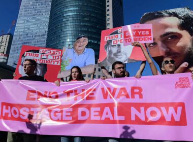 Israel Offers End War if Hamas Frees All Hostages and Disarms; Hamas Rejects Deal