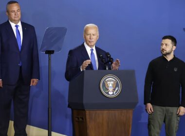 Volodymyr Zelenskyy Arrives in U.S. to Unveil 'Victory Plan' To Biden