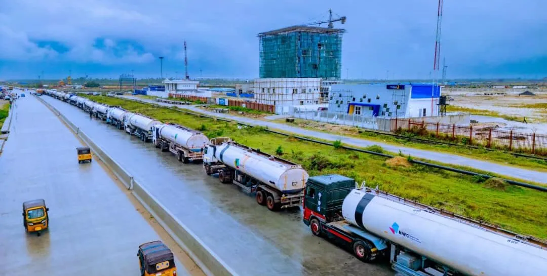 Breaking: Petrol Prices May Plummet to N857 Petrol Prices May Plummet to N857