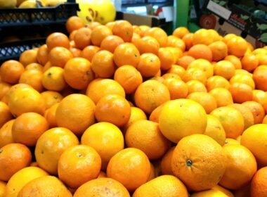 Russia Trades Cash for Citrus: Mandarins Become New Currency Amid Payment Crisis
