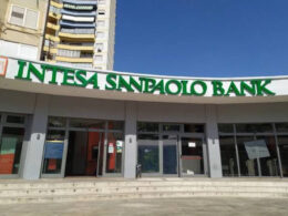 AI Revolution Forces Italian Bank to Implement 9,000 Job Cuts