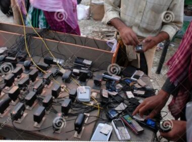 Blackout Boosts Business for Jos Phone Charger, Sparks Mixed Emotions
