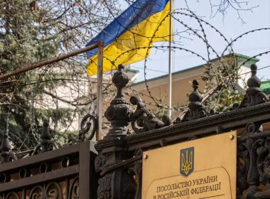 Poland To Offer Russian Consulate to Ukraine After Expelling Russian Diplomats