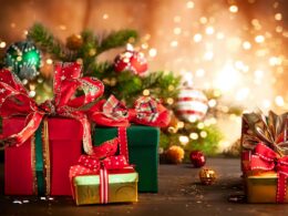 Why Red and Green Became Christmas’ Signature Colors: A Journey Through Time and Tradition