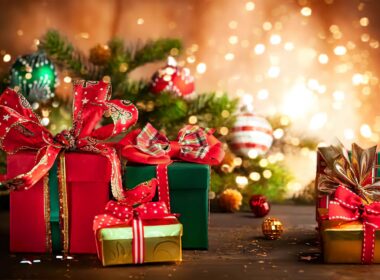 Why Red and Green Became Christmas’ Signature Colors: A Journey Through Time and Tradition