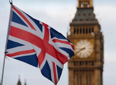 Top 9 UK High-Demand Jobs For 2025 With Visa Options