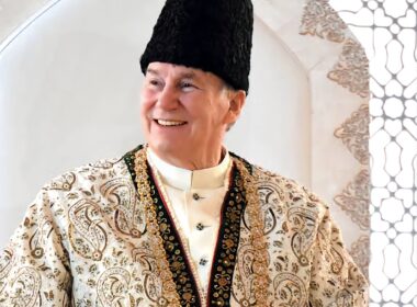 Aga Khan IV, Spiritual Leader of Ismaili Muslims, Dies at 88