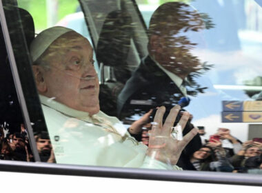 https://reportafrique.com/news/breaking-pope-francis-passes-away-at-88-vatican/
