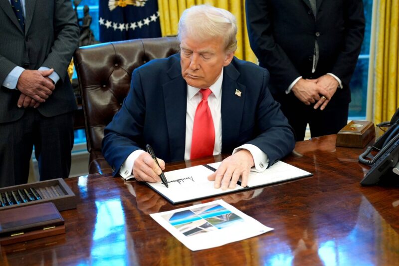 Trump Declares English As Official Language Of The U.S. In New Executive Order