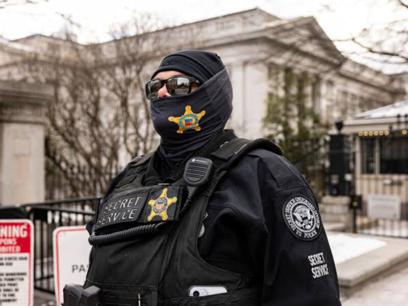 US Secret Service shoots armed man near White House
