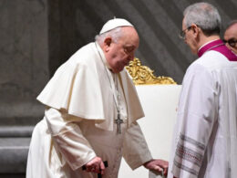 Transgender sex workers Visit Pope To pray for his health Transgender sex workers Visit Pope To pray for his health