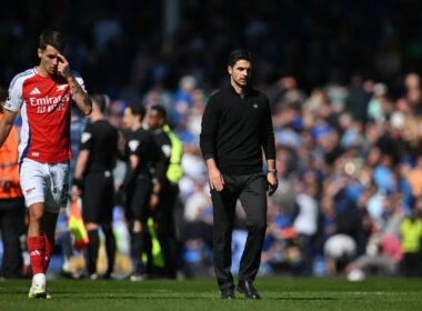 Arsenal Held by Resilient Everton as Liverpool Close in on Premier League Title