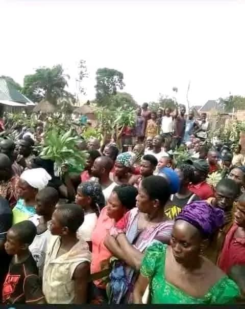 Suspected Fulani Herdsmen Kill Over 100 Villagers in Yelewata Community, Benue state women protest suspected herdsmen attack on Yelewata in Benue state