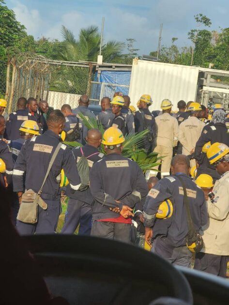 Train-7 Protests Escalate in Bonny as Workers Allege Over-Taxation, Intimidation and Threat of Mass Sacks (VIDEO/PHOTOS) Train-7 Protests Escalate in Bonny as Workers Allege Over-Taxation, Intimidation and Threat of Mass Sacks